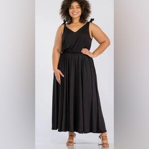 Chic Black Sleeveless Maxi Dress